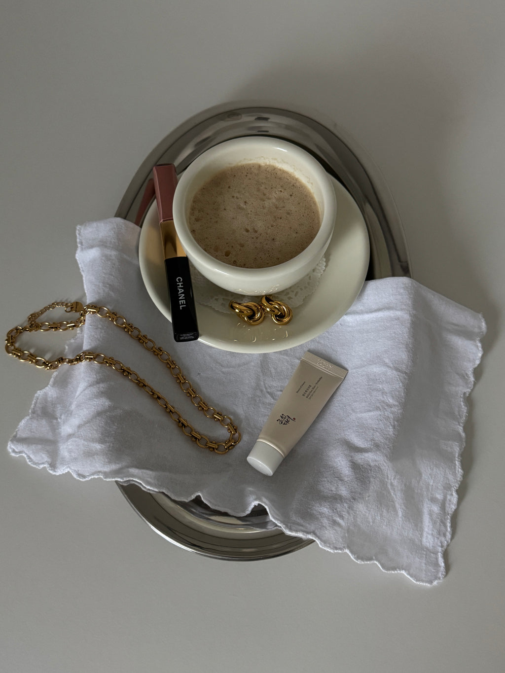 Goldene Halskette und Ohrringe wasserfest aus Edelstahl ästhetischer Schmuck