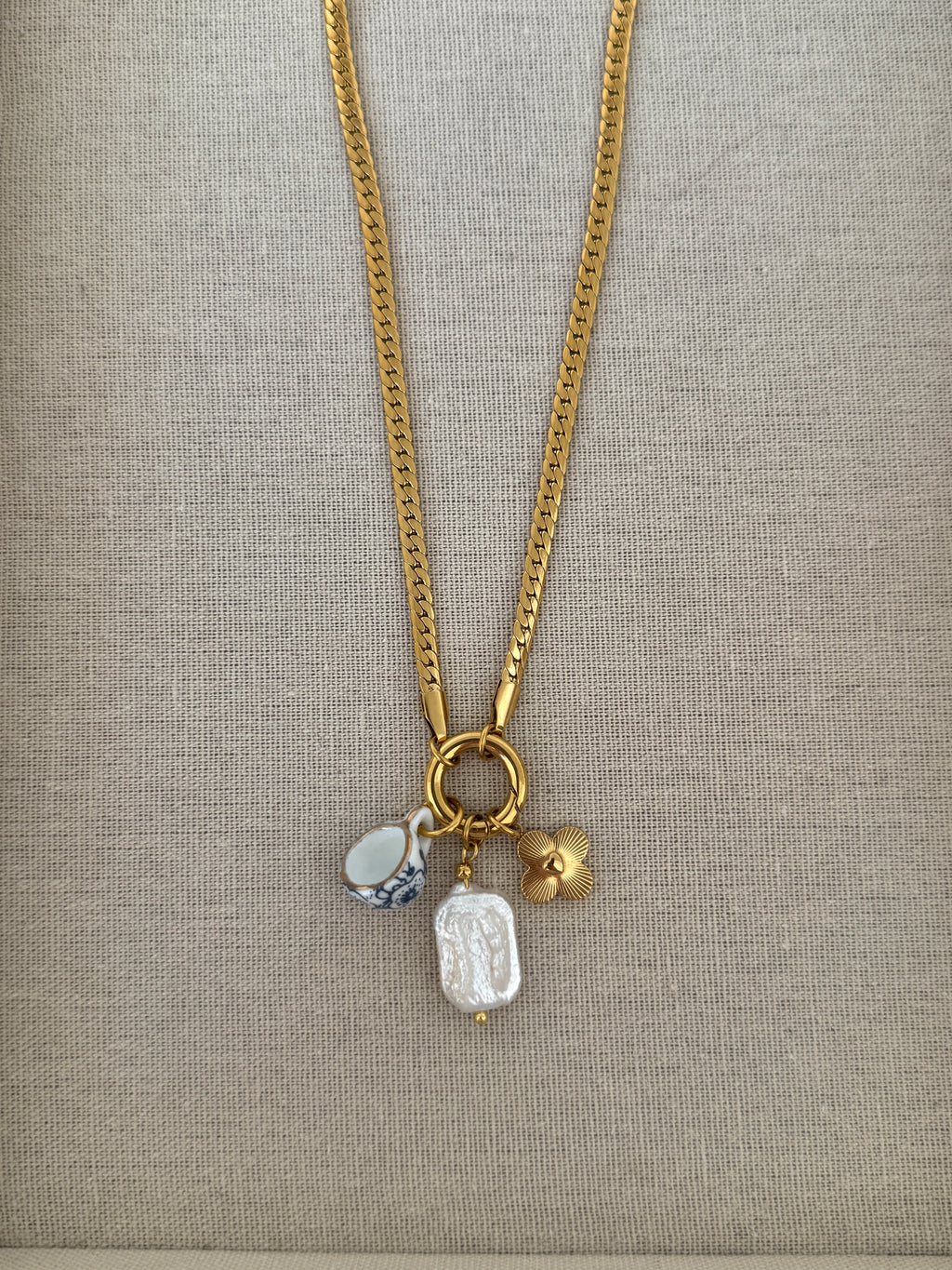 Goldene Halskette mit Charms und Süßwasserperlen wasserfest vergoldet edelstahl