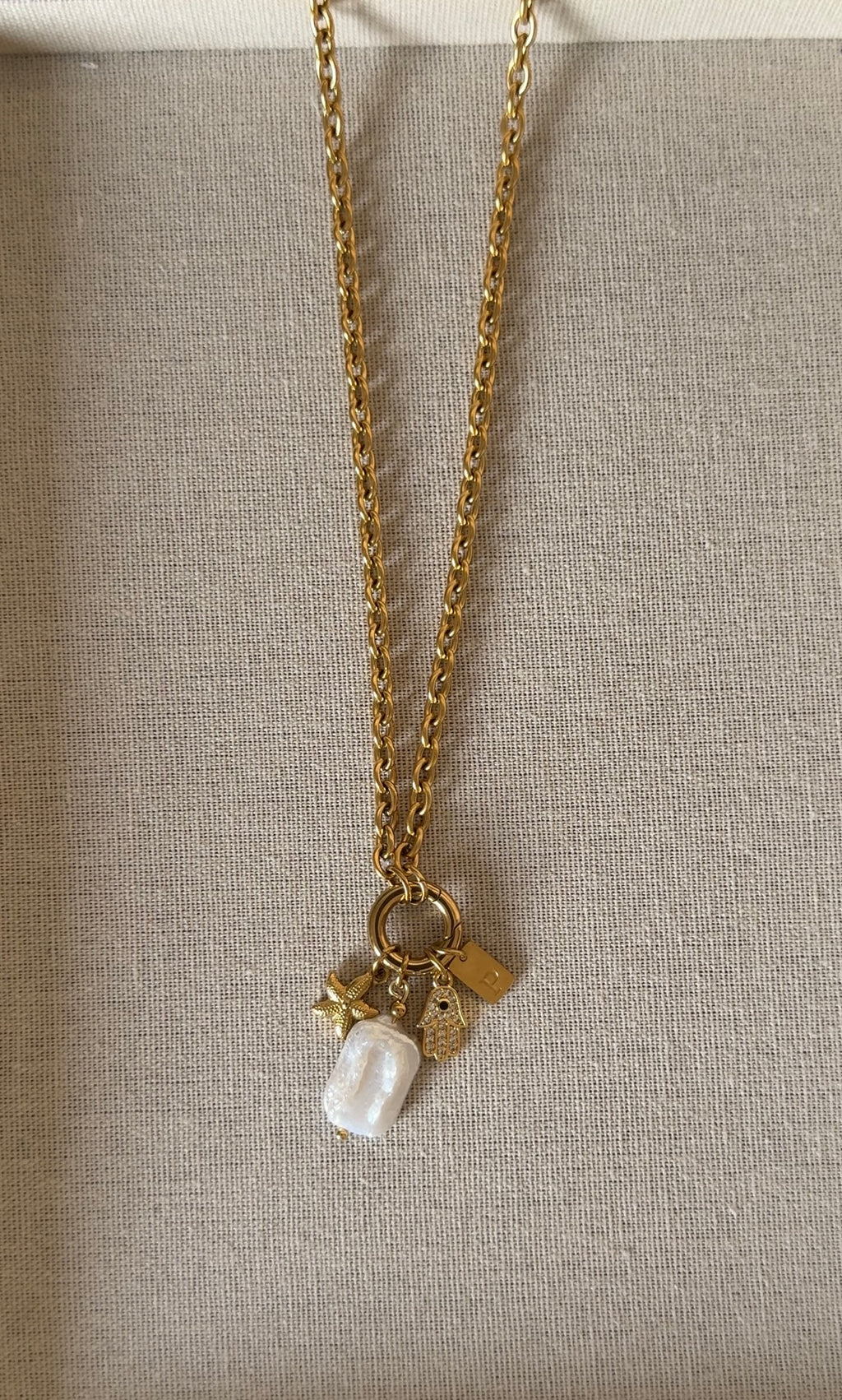 Goldene Halskette mit Charms und Süßwasserperle wasserfest 