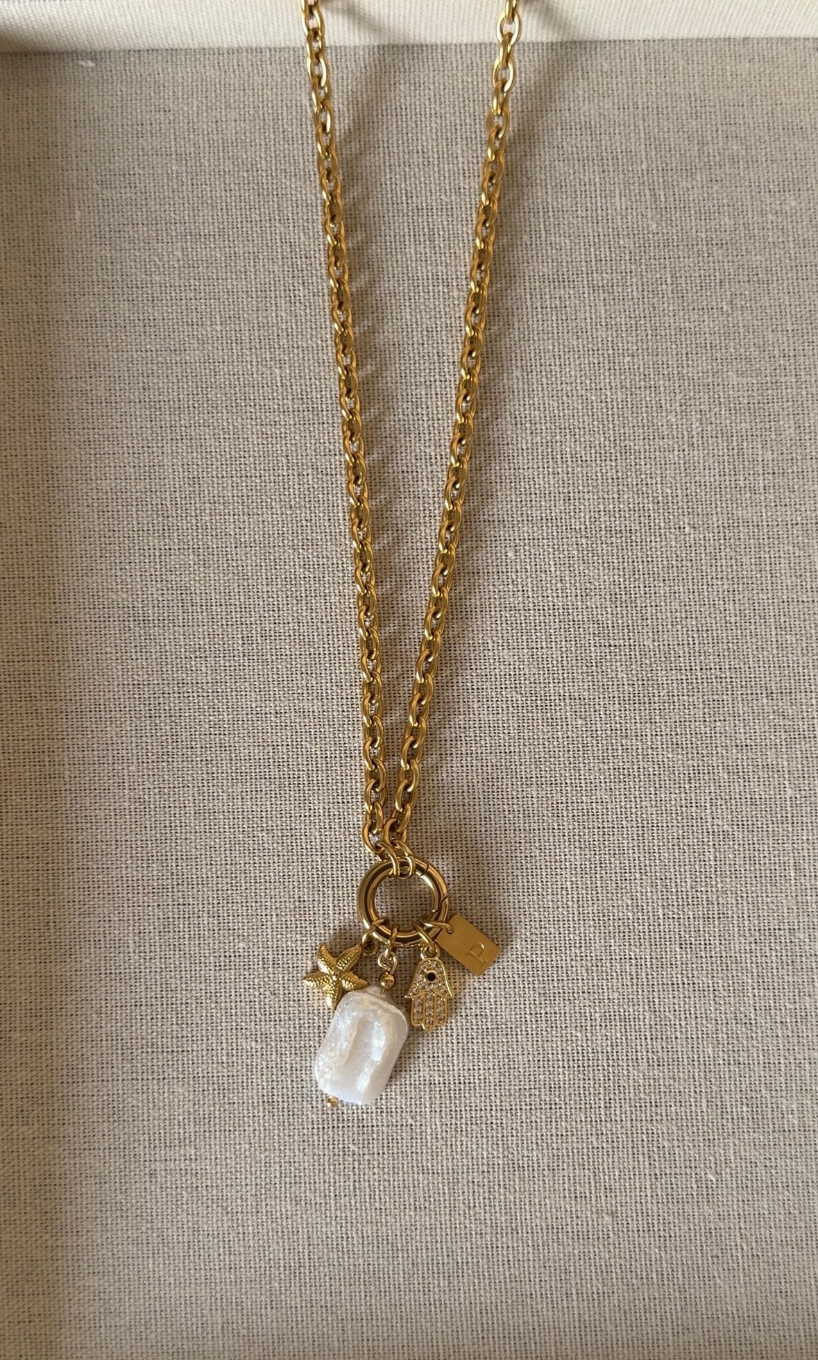 Goldene Halskette mit Charms und Süßwasserperle wasserfest 